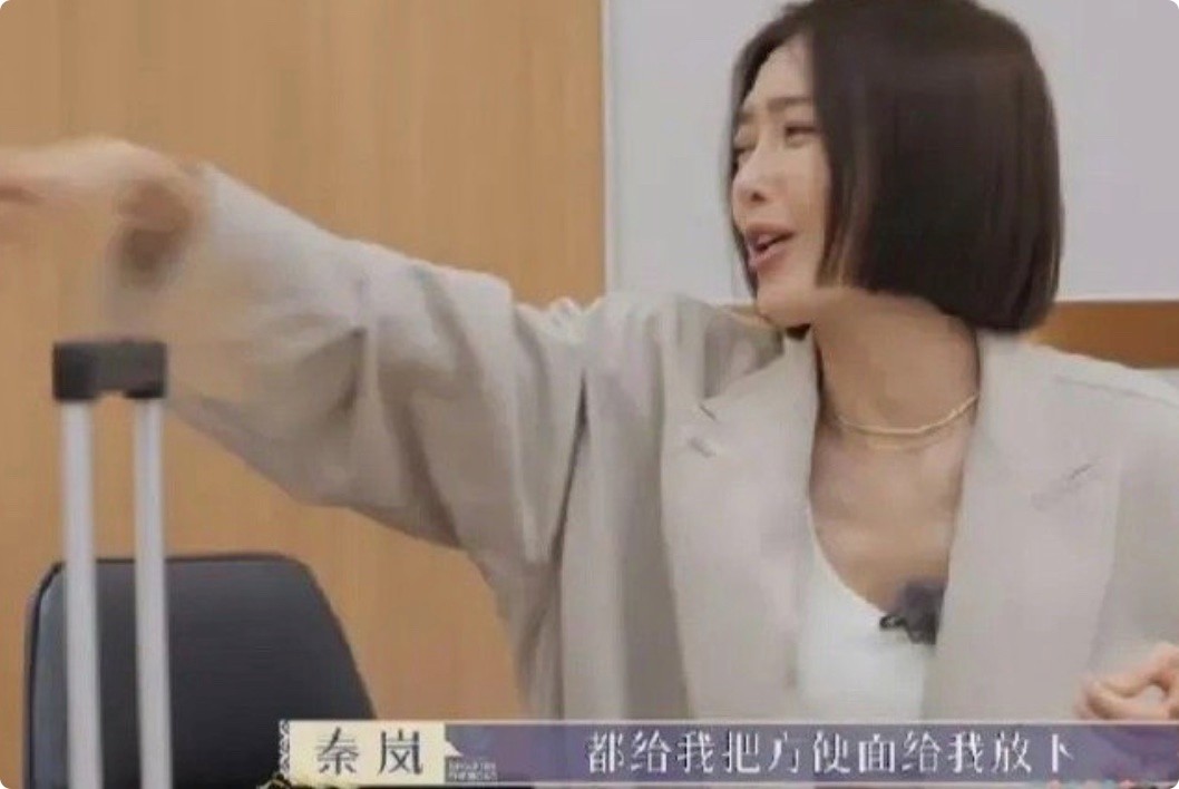 嫁豪门才4年,郭碧婷“面目全非”,皮肤蜡黄不修边幅,星味全无