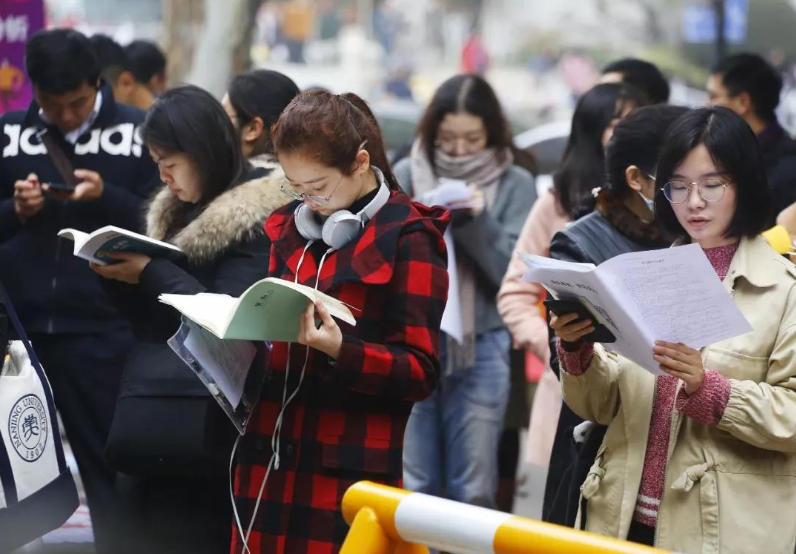 公开招录特殊公务员,涉及众多专业4500个空缺,本科生摩拳擦掌
