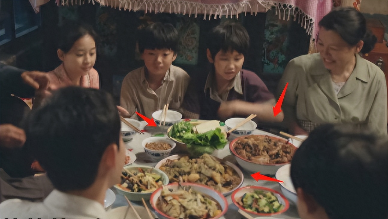 吃饭做作别硬演！《父辈的荣耀》刘琳一出手，带来教科书式干饭