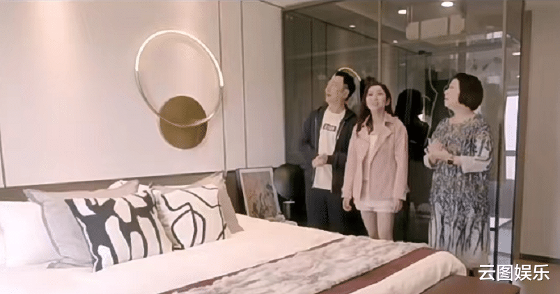 TVB|TVB视帝上海商演场面冷清，4名保镖护送排场足，却无粉丝围观