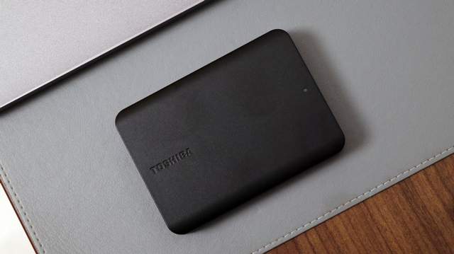 移动硬盘|东芝新小黑A5 4TB移动硬盘体验：小巧便携，速度快，Mac扩容全靠它