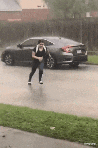 型男 “原来男生的胡子,对颜值至关重要啊,型男变呆瓜!”