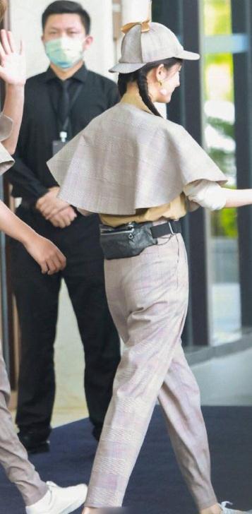 杨幂|“假屁股”横扫娱乐圈!张嘉倪的像球张新成的像弹簧杨幂的太明显