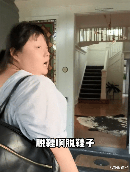 直播带货|香港女星陈嘉佳晒1W平别墅!配备管家台球厅,常住内地直播带货