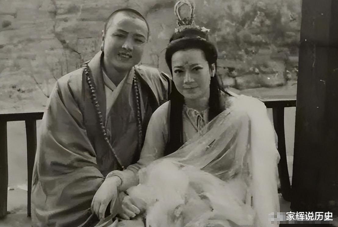 演员休息时都在干嘛？杨紫这张我忍了，最后一张我可以笑一整天