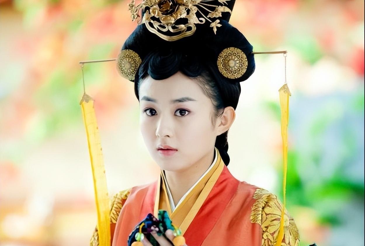 人前拼命三娘，人后拼命爬床，“朝阳v姐”赵丽颖现形记