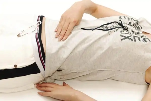 脾胃虚弱的人，脸上4个表现“藏不住”，建议做好5件事及时调理