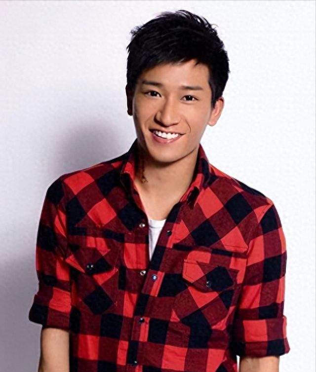 她与王菲齐名并称天后,却被俩渣男折磨成精神病,今49岁无人识