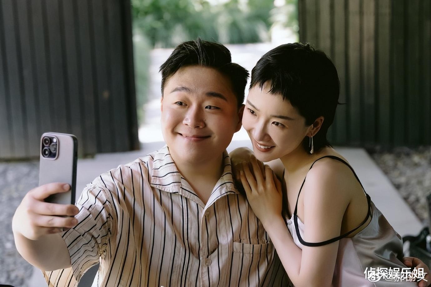 郝劭文|郝劭文晒婚礼现场照,与娇妻继女温馨同框,释小龙担任伴郎