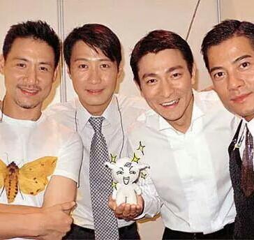 56岁黎明开演唱会，刘德华张学友郭富城送祝福，刘殿雄老婆追星