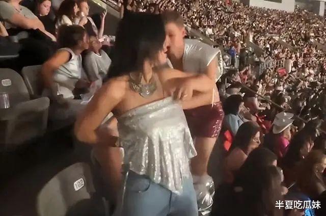 尺度拉满!钟丽缇大女儿当众脱内衣裤子,现场照流出满屏马赛克