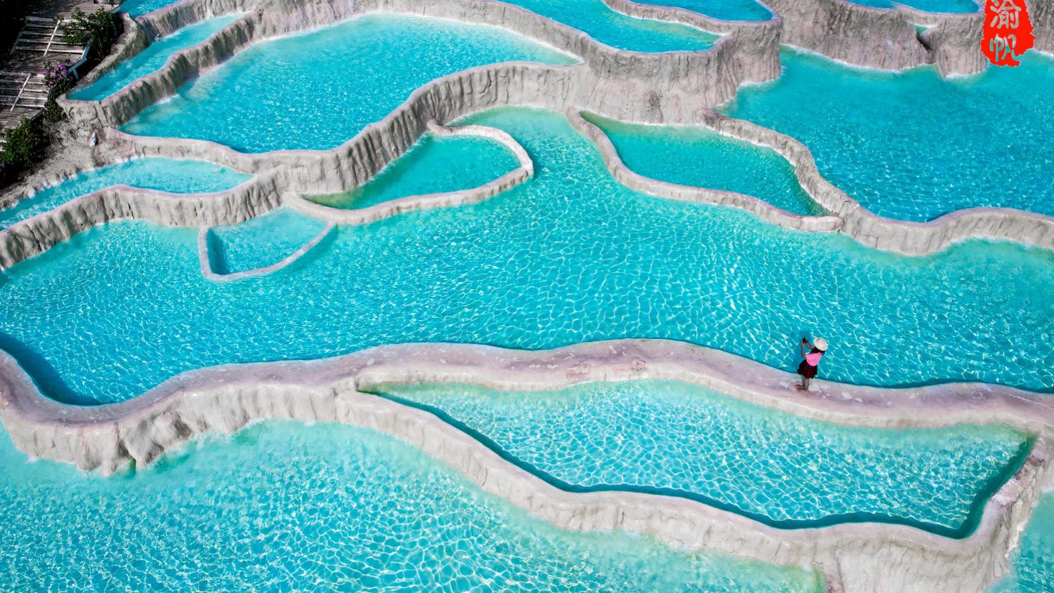 温泉|藏在十万大山里的中国蓝泉，被称为广西棉花堡，堪称最美网红温泉