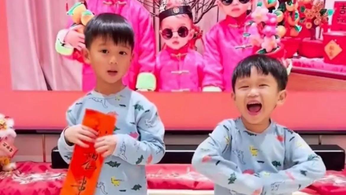 胡杏儿|胡杏儿获星爷亲笔挥春，俩儿子给星爷爷送祝福致谢，太逗太可爱