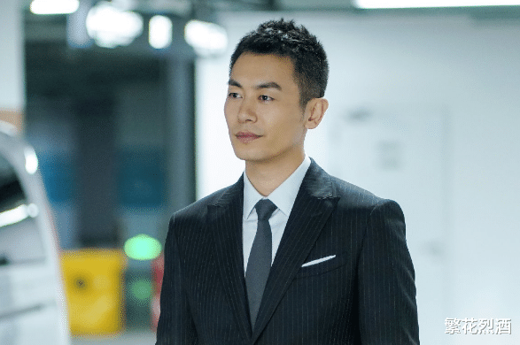 朱亚文|《简言的夏冬》:朱亚文万茜并肩作战,这一部职场剧别具一格