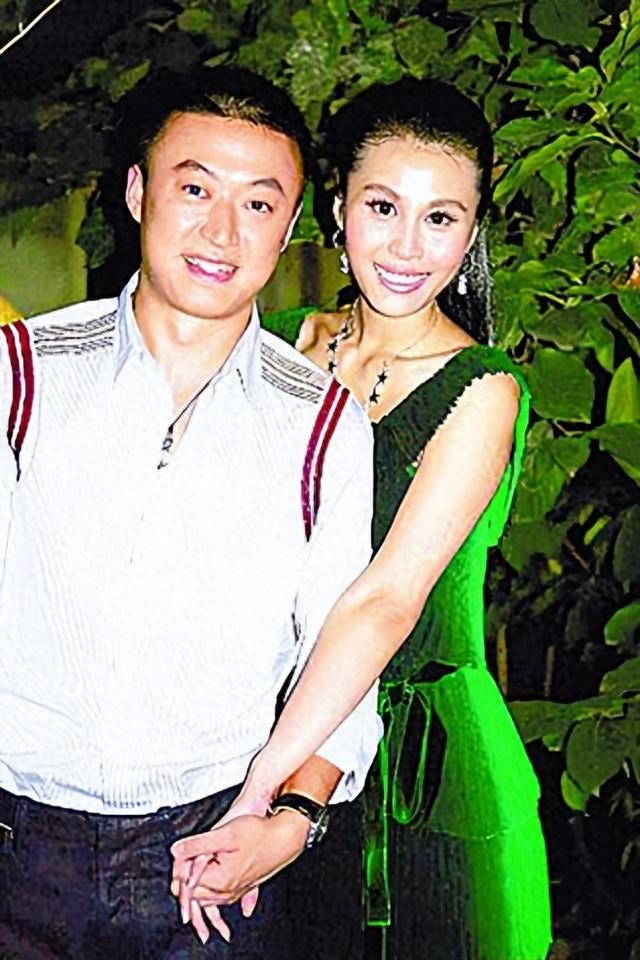 花掉千万家产离婚，42岁马琳因言论惹非议，二婚娶体操女神很幸福