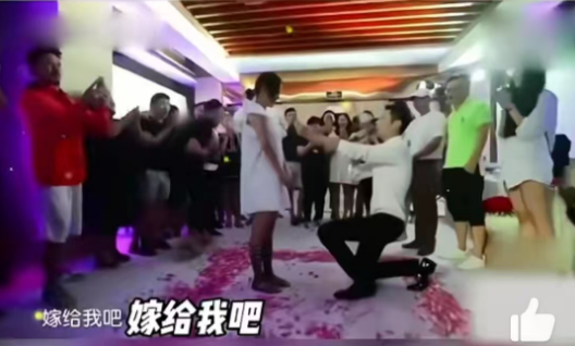 娱乐圈最甜夫妻也离了?三年抱俩,还是被渣了