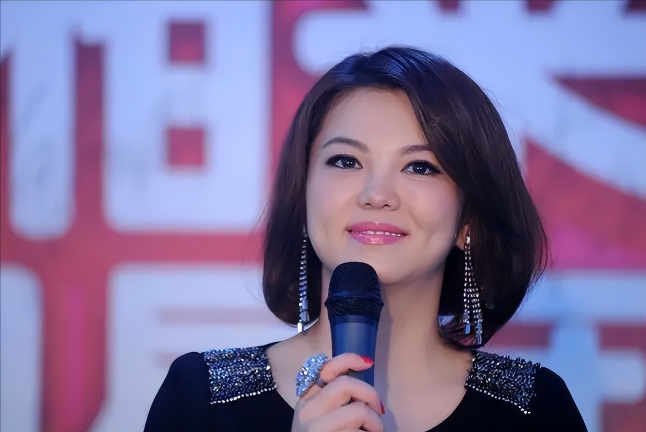 “不知道中国有没有，在香港是有的”，双面人李湘瞒不住了