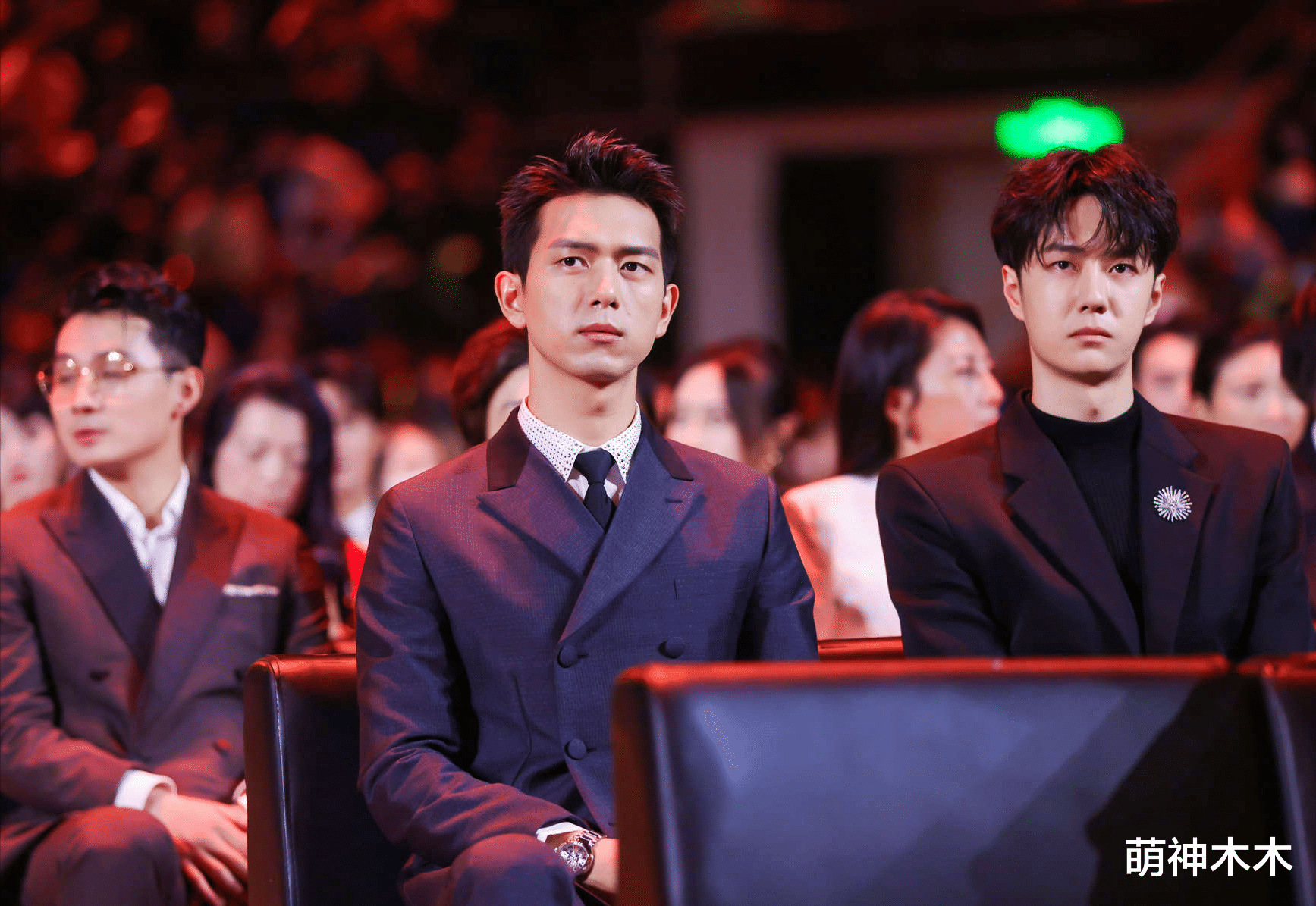 王一博|微博之夜真实座位曝光!高叶咖位飞升压李一桐,王一博雷佳音同排