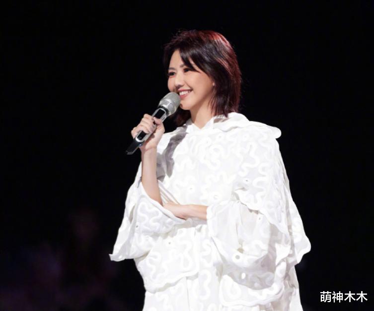 孙燕姿妹妹宣布跟其断绝关系,吐槽父亲偏爱姐姐:一直活在阴影下