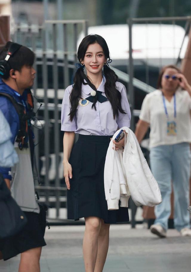 蔡徐坤|跑男校服路透!杨颖李晨蔡徐坤泰国站收官录制,全员高颜值