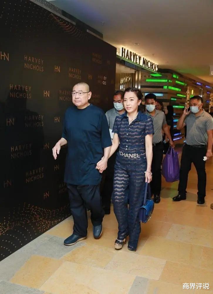 周杰伦|周杰伦香港演唱会引轰动,郑志刚在现场合唱,甘比也跟他一起合照