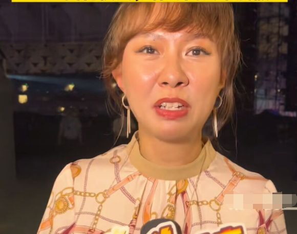 42岁卓依婷现身三亚演出,面部浮肿皮肤暗黄,近照被指像大妈