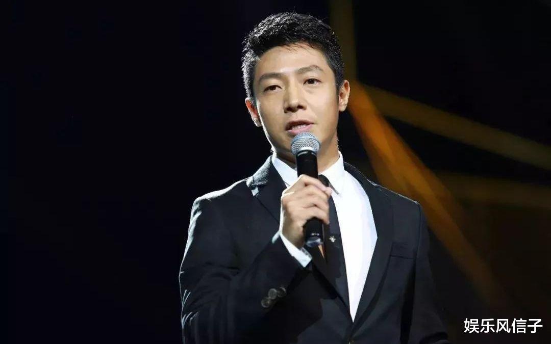 撒贝宁携全家张家界登山!双胞胎正面照曝光,夫妻貌合神离引热议