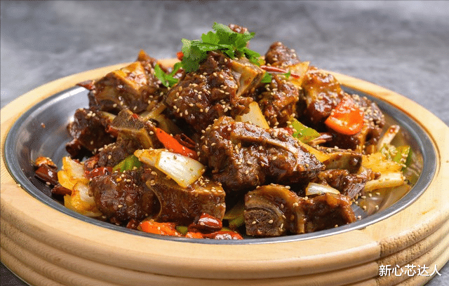 烧烤|美食谈丨烧烤店老板自己吃说不香,刘一帆:现代人味觉系统已成瘾