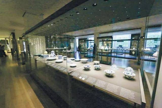 釉里红|中国最好的文物在大英博物馆，没有一个中国人能笑着离开