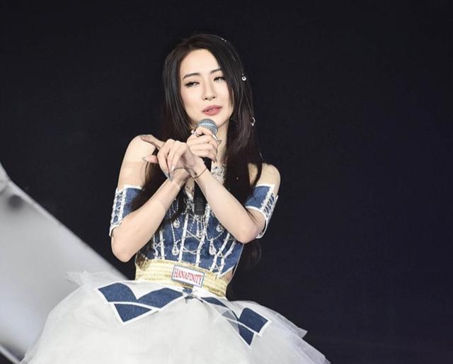 演唱会|香港知名女星开演唱会,现场众星云集,被曝同绯闻男友低调分手