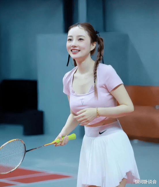 42岁李小璐近照曝光,这是又换新男友了?