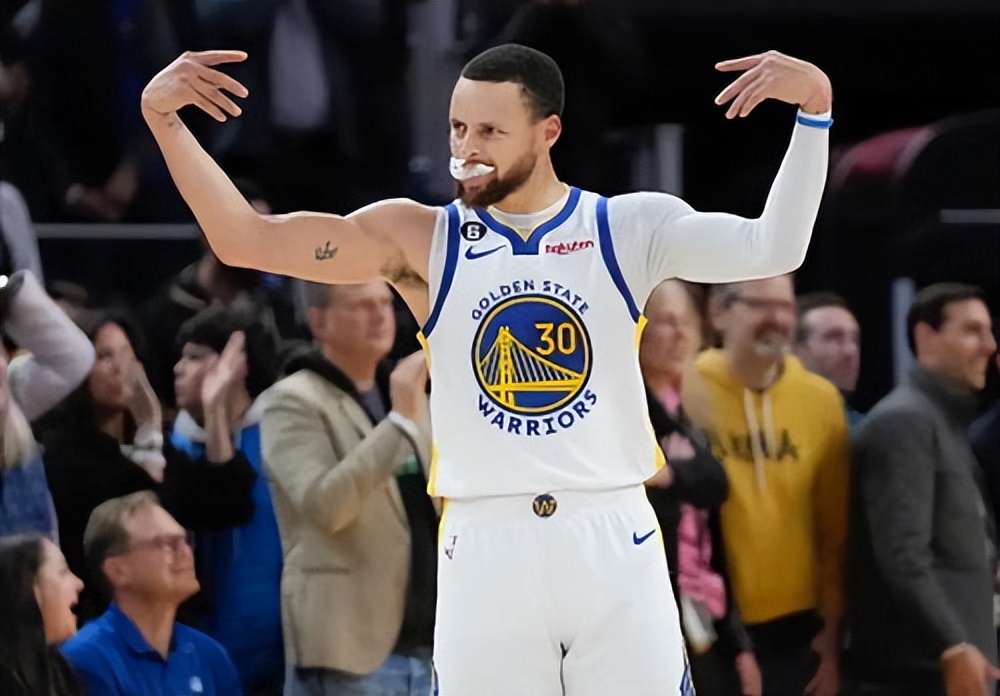 斯蒂芬·库里|35岁的库里得到21400,那么同一时期的乔科詹呢?没对比就没伤害