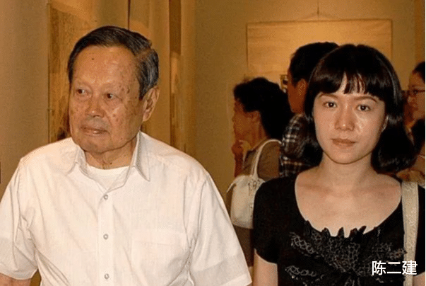 翁帆瞒天过海“动机难藏”，杨振宁后悔为时已晚！束手无策度晚年
