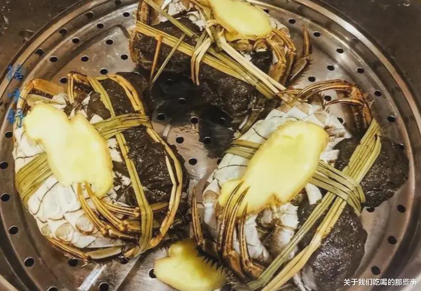 蒸螃蟹：切记冷水和热水蒸区别很大！用错这1步，蟹黄外流肉不鲜