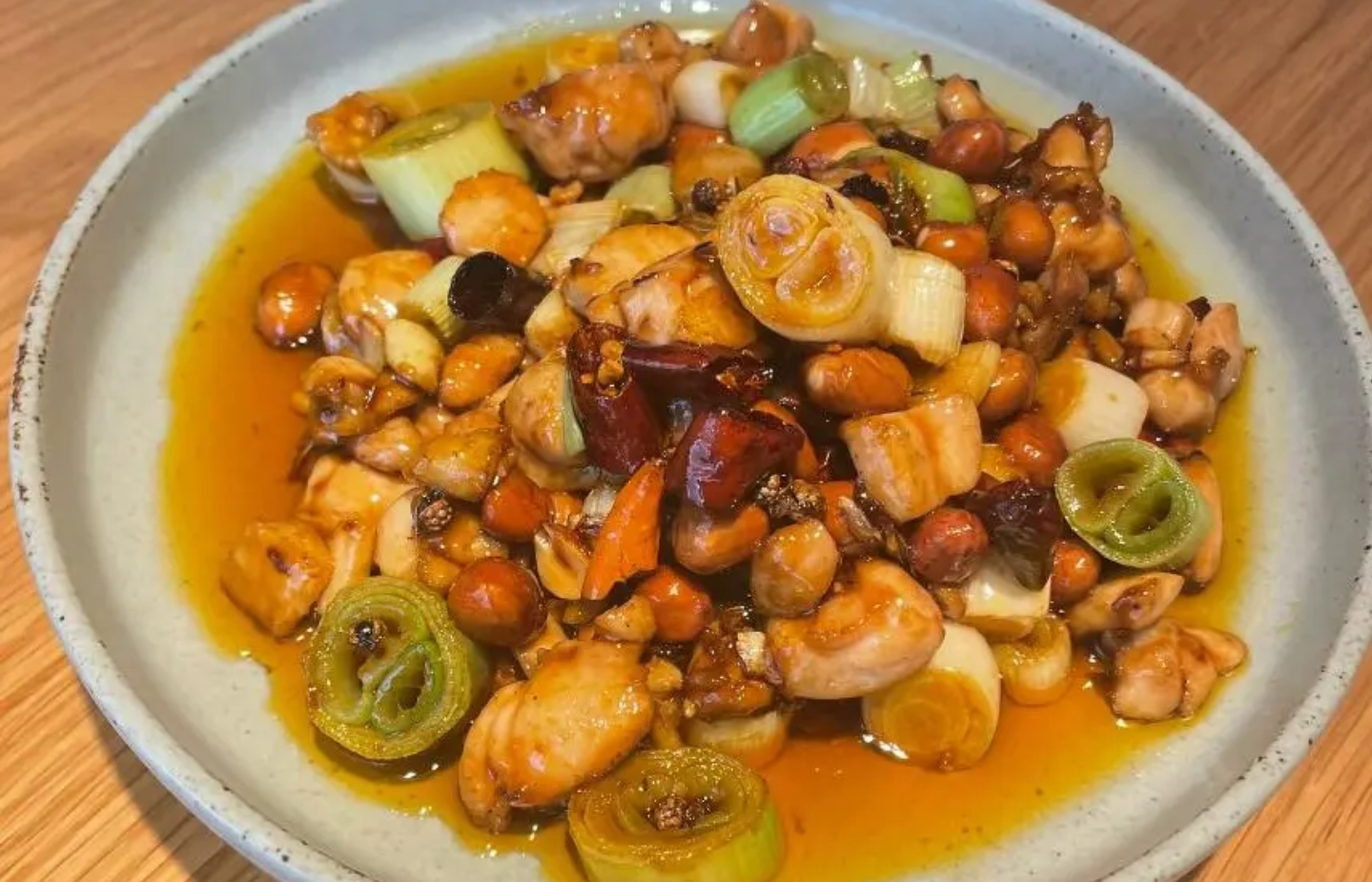 四川省|五个贵阳女孩去四川，在餐馆点了六道菜，结账时确认三遍不敢信