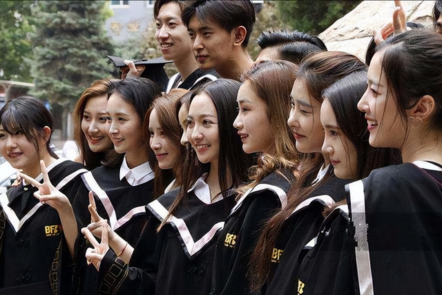 买超|2天5个瓜,事实证明,娱乐圈还是消停不下来