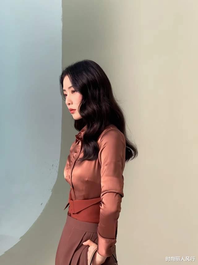 刘诗诗|刘诗诗新广告美貌封神!穿衬衫高级感满分,特意怼脸拍力证没整容