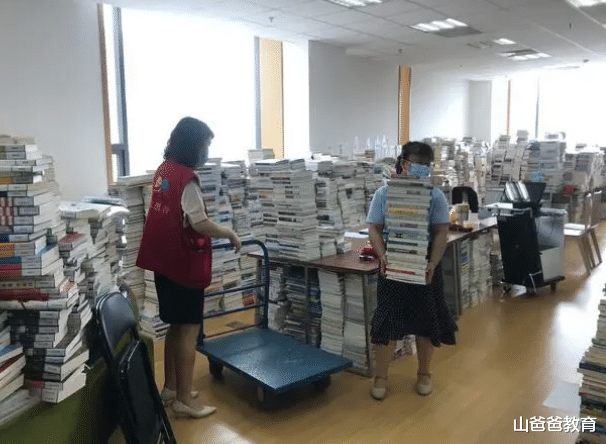 理赔|大学图书馆非编制岗招聘，上百人报名竞争，又不是铁饭碗，至于吗