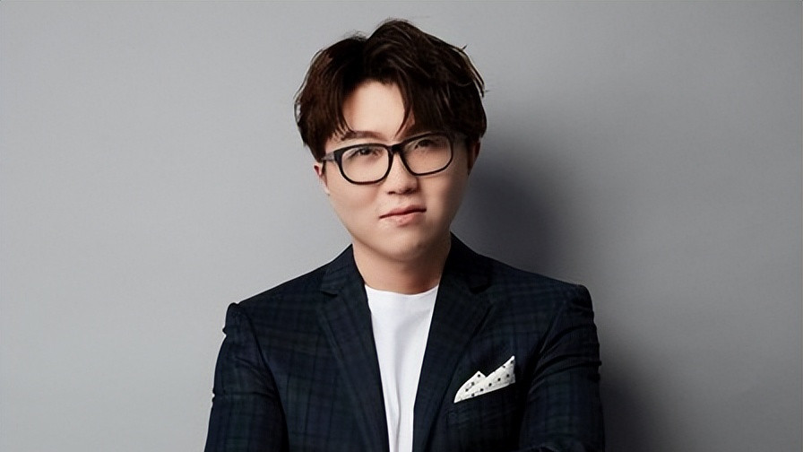 毛不易病情恶化，工作行程全部暂停，网友爆料连筷子都用不了