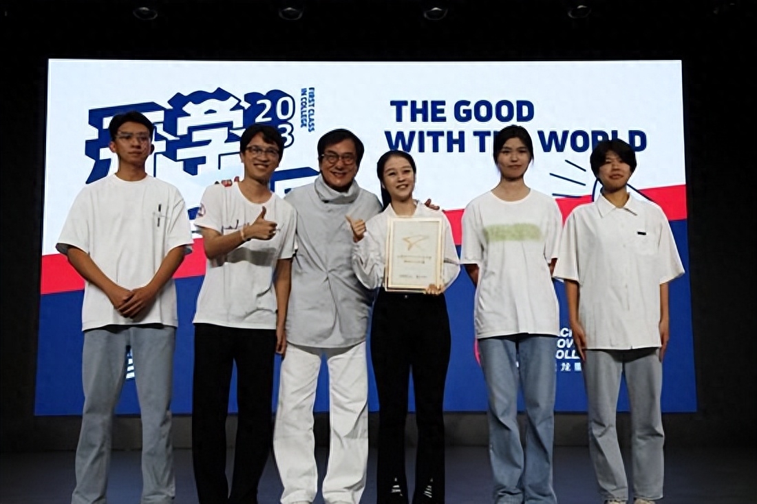 吴绮莉杀回来了！成龙3次更改千亿遗嘱，才是对林凤娇最大羞辱