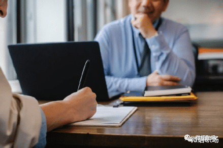 就业歧视?内卷时代下,非名校生的简历被机器无情淘汰