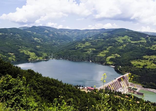 钓鱼技巧|夏季涨水好钓鱼吗?放弃这些钓鱼误区,找对时机钓位才会鱼获多多
