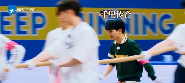 |奔跑吧：周深解锁新技能，神仙吟唱主旋律曲目，唱功再次登上热搜