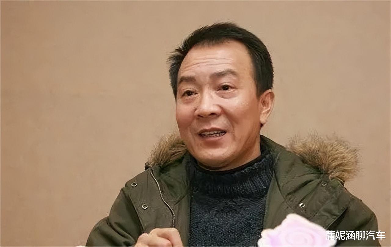 |女演员袁茵现状:嫁大20岁侯耀文后婚内出轨,今55岁与女儿像姐妹