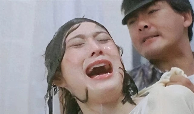 暴打女演员、耍大牌、骚扰女星,回看周润发的罪恶之路