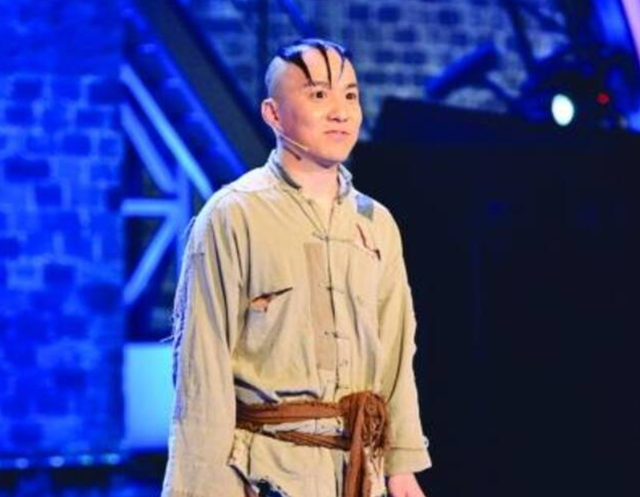 4位长残的童星,因肥胖被北影拒绝,头秃沦为路人,丑的千奇百怪