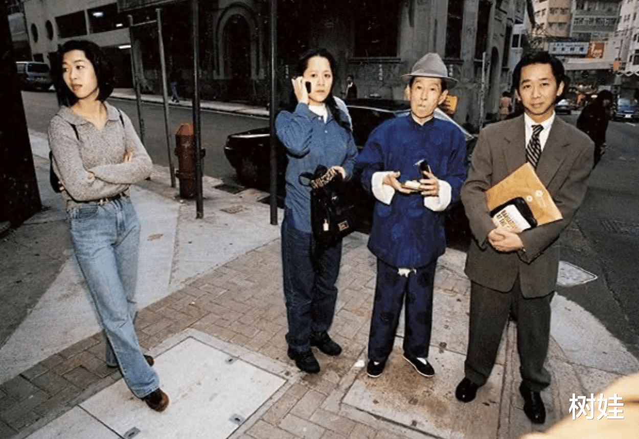 洪金梅次子回忆母亲感触落泪,称遗憾未尽孝道,母子曾因争产决裂