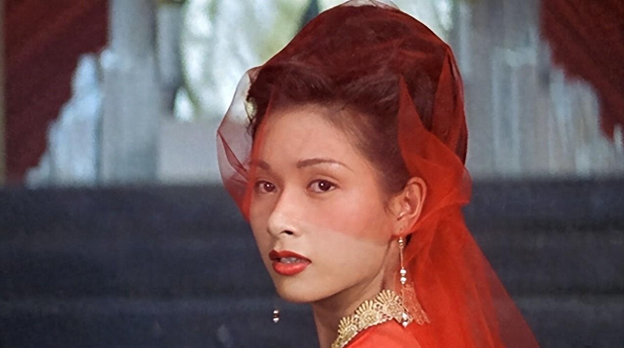 丑而不自知的女星,长相寒碜尬演“绝世美人”,观众被丑的难受