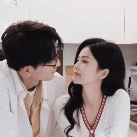 白鹿张凌赫分手！《宁安如梦》被强拆CP，男二疑似被封杀...