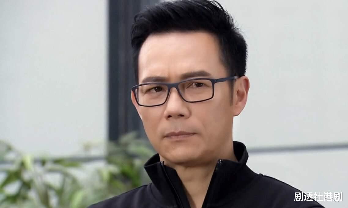 香港著名星二代疑恋情曝光！曾被喊话选港姐，撞脸“两代嘉欣”